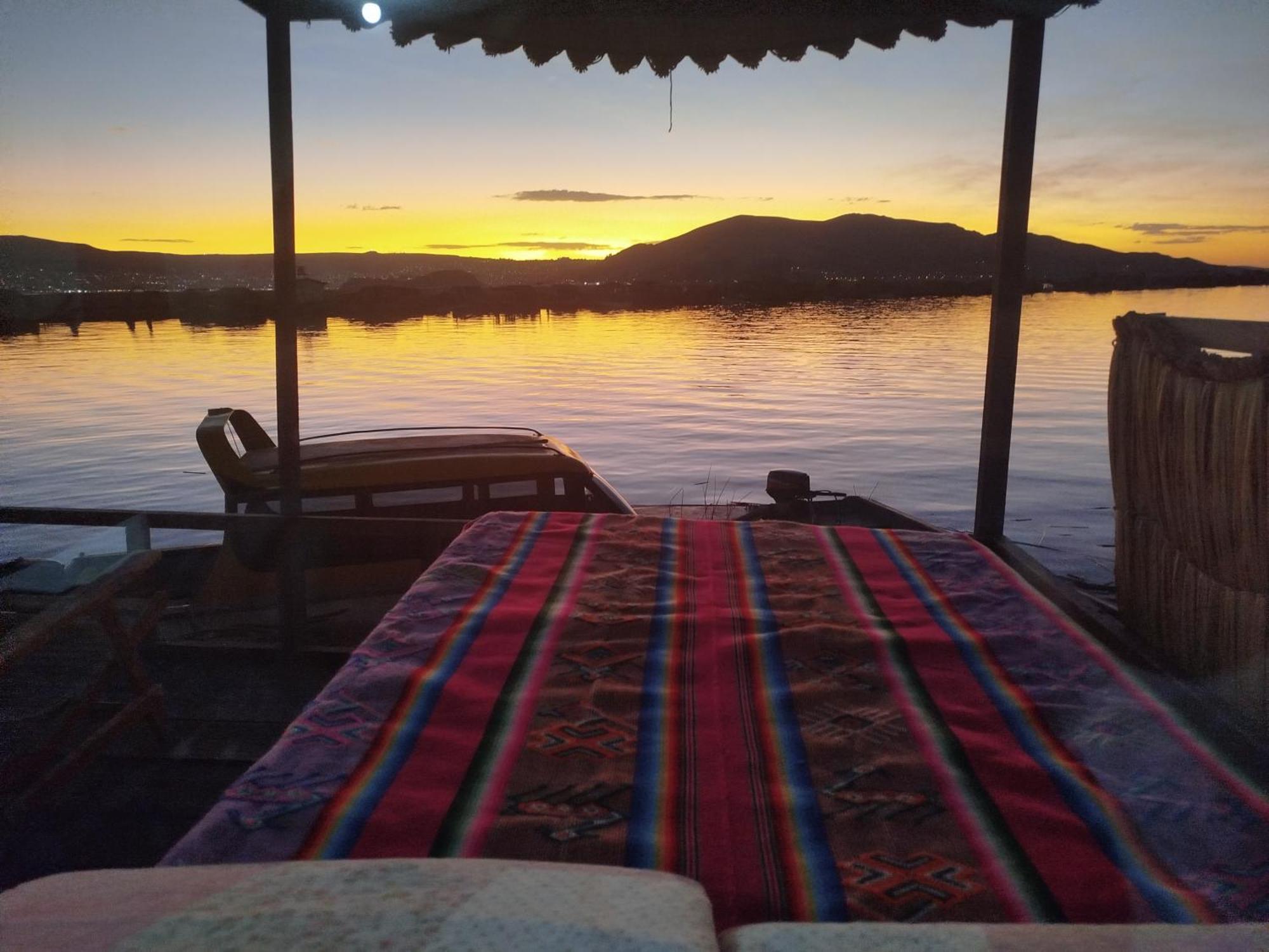 Uros Utasa Lodge Puno Exterior photo